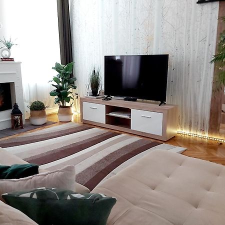Lena Apartman - Έγκερ Εξωτερικό φωτογραφία