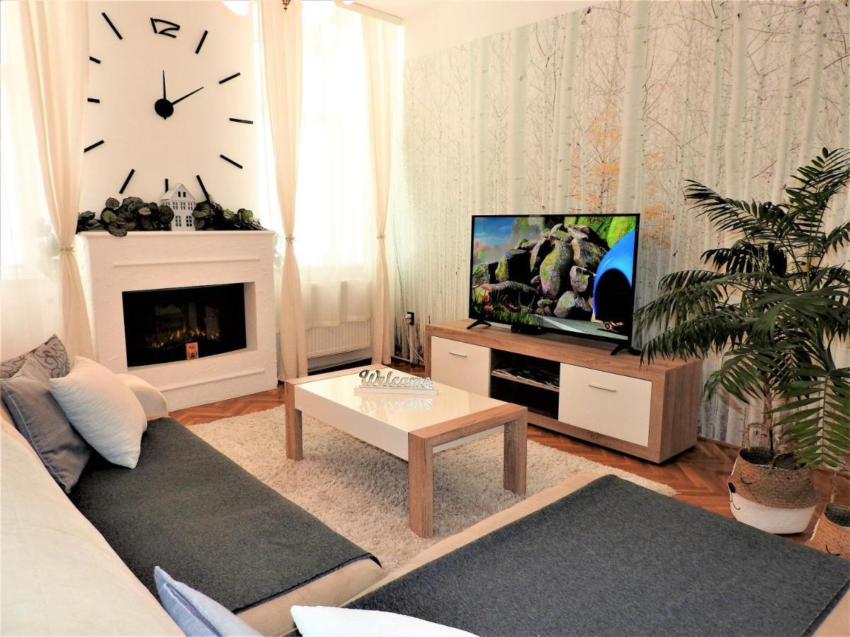 Lena Apartman - Έγκερ Εξωτερικό φωτογραφία