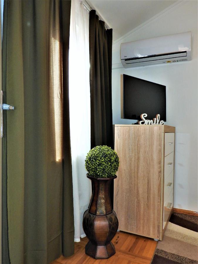Lena Apartman - Έγκερ Εξωτερικό φωτογραφία