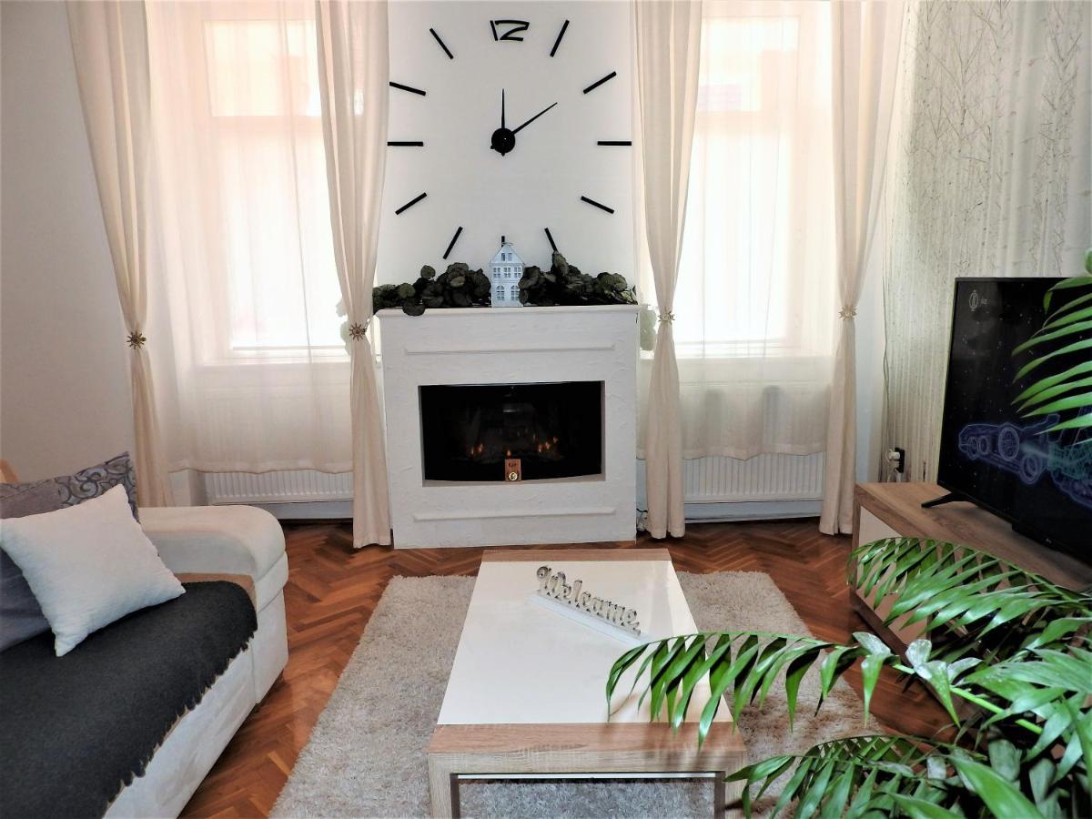 Lena Apartman - Έγκερ Εξωτερικό φωτογραφία
