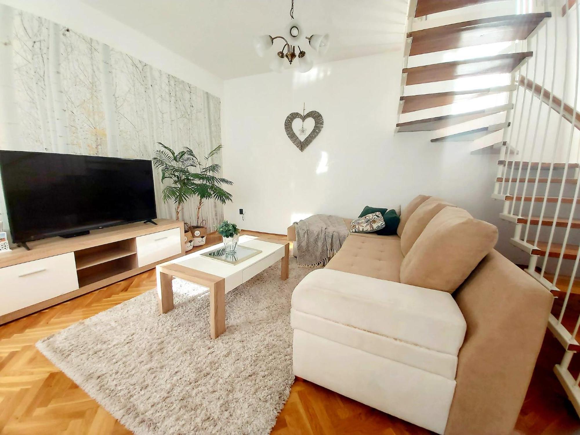 Lena Apartman - Έγκερ Εξωτερικό φωτογραφία